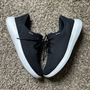 Kizik Eco Madrid Men's Knit Black and White Sneakers Size Men’s 13W Women’s 14.5